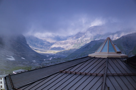 clouds in swiss alps, Gemmi to L&auml;mmerenh&uuml;tte 