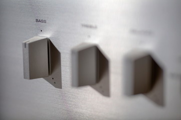 Bass controller, all in center position
