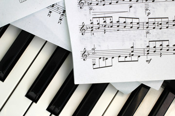 Фортепиано и ноты