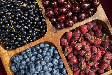 tasty berries on the wedding buffet table