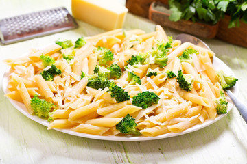 penne pasta with broccoli