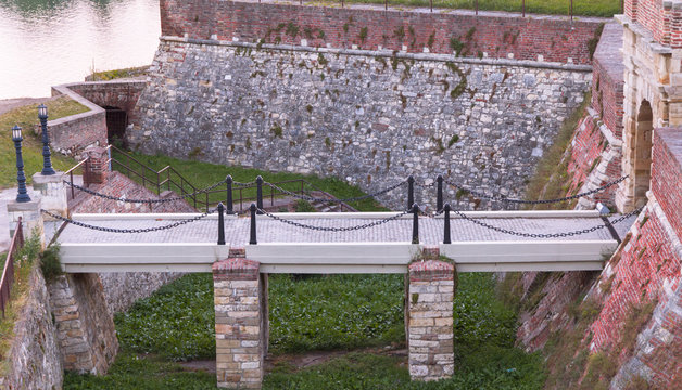 Bgd fortress, old stone bridge