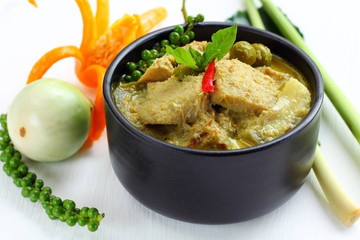 Green curry food.