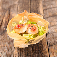 fried scallop and leek