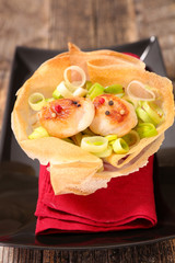 fried scallop and leek