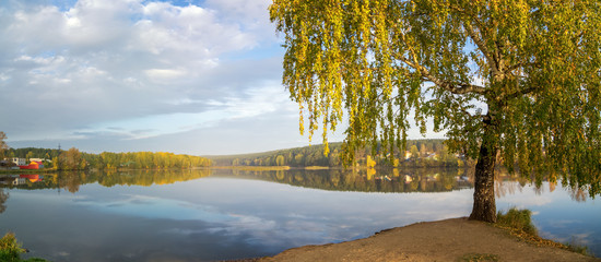 осенний пейзаж на Уральской реке Иртыш, Россия