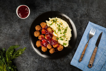 Meatballs and mashed potatoes