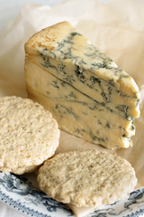 Mature English Stilton cheese with oatmeal biscuits