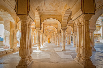 S&auml;ulengang Fort Amber