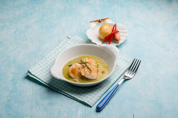 scallop over green peas cream