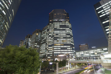 Obraz premium 品川駅 と高層ビル群 夕景 夜景