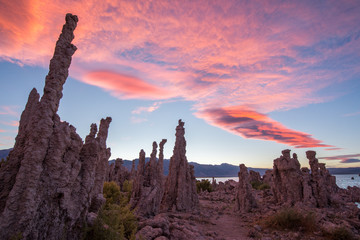 Tufa towers sunset/Mono lake, California