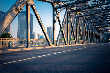Fototapeta na wymiar the Waibaidu bridge in Shanghai,China.