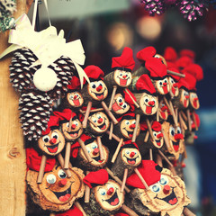 ...Christmas decorations on the market in Europe - a Tio de Nada