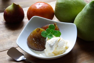 秋の果物　イチジクのシロップ煮　