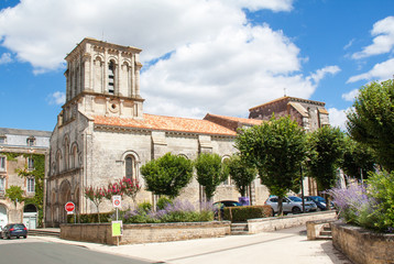 Fototapeta na wymiar L'église saint Nicolas de Maillezais, Vendée, Pays de Loire