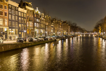 Fototapeta na wymiar Amsterdam canal by night