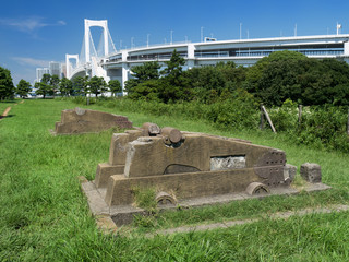 台場公園とレインボーブリッジ
