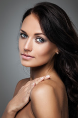 Naklejka premium Pure beauty on gray