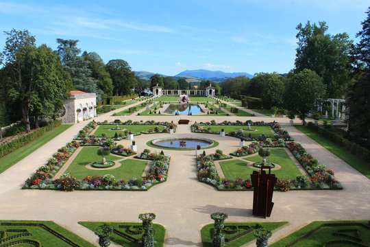Jardins &agrave; la Fran&ccedil;aise / Cambo-les-Bains (France)