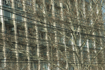 Bucharest Fassade with lots of electricity wires