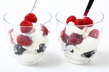 Frutti di bosco con yogurt