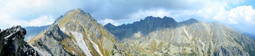 Fototapeta na wymiar Panorama of the High Tatras from Predne Solisko peak.