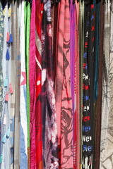 Bunte Schals