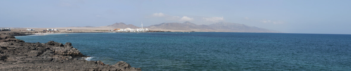 Fuerteventura, Isole Canarie: vista del paesino di Puerto de la Cruz, a Punta de Jandia, la punta estrema dell'isola, il 9 settembre 2016