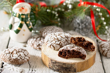 Fototapeta na wymiar Christmas chocolate mint cookies on a wooden background.