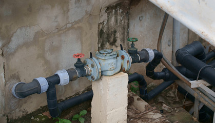 Water valve / View of old and dirty water valve.