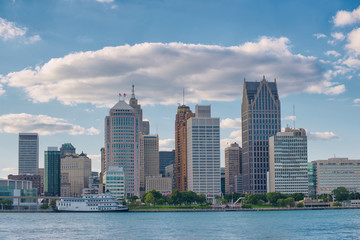 Fototapeta na wymiar Skyline of downtown Detroit from Windsor, Ontario