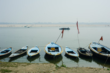 Fototapeta na wymiar boats on ganga