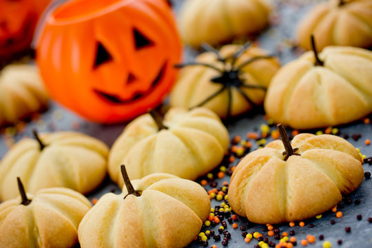 Halloween pumpkin cookies - funny and healthy sweet treats