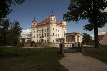 Fototapeta na wymiar Palace in Wojanow, Poland