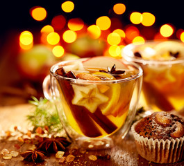 Mulled cider with cinnamon, cloves, anise and citrus