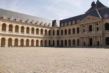 Cour d'honneur des Invalides à Paris