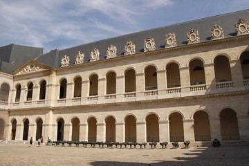 Fototapeta premium Cour d'honneur des Invalides à Paris
