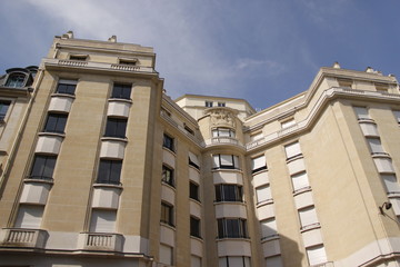 Obraz premium Immeuble moderne à Paris
