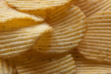 фон из картофельных чипсов с зеленью