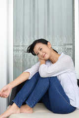 Fototapeta premium 寛ぐ女性