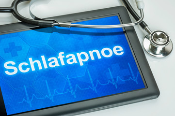 Tablet mit der Diagnose Schlafapnoe auf dem Display