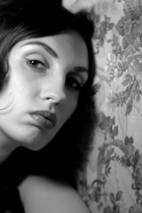 Портрет красивой девушки в образе знаменитой голливудской кинодивы портрет мода кино ностальгия макияж прическа