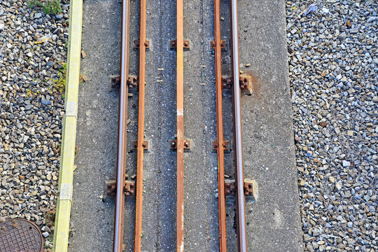 Altes rostiges U-Bahn-Gleis