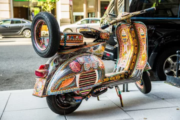 Foto auf Acrylglas Scooter bunter dekorativer Roller