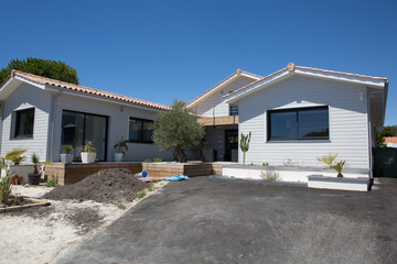 Beautiful modern architecture - low energetic family house from wood