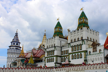Obraz premium Buildings in the old Russian style in The Izmayilovsky Kremlin