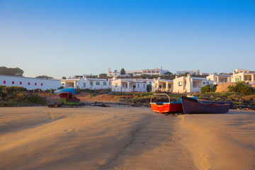 Matin pittoresque sur la plage à Paternoster Afrique du Sud