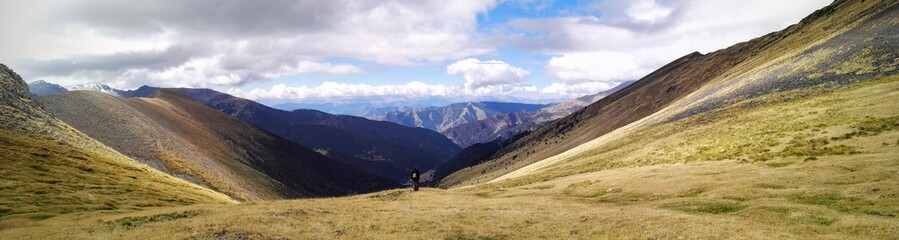 Fototapeta na wymiar Montañas de Andorra