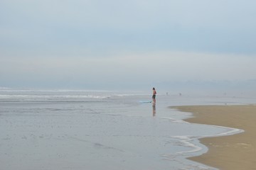 promeneur sur la plage
